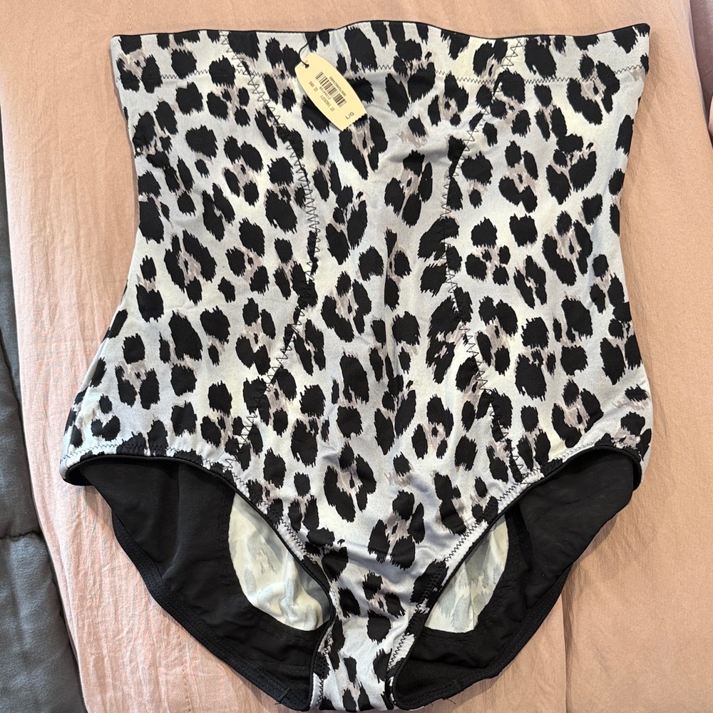 NWT Victoria Secret Shapewear